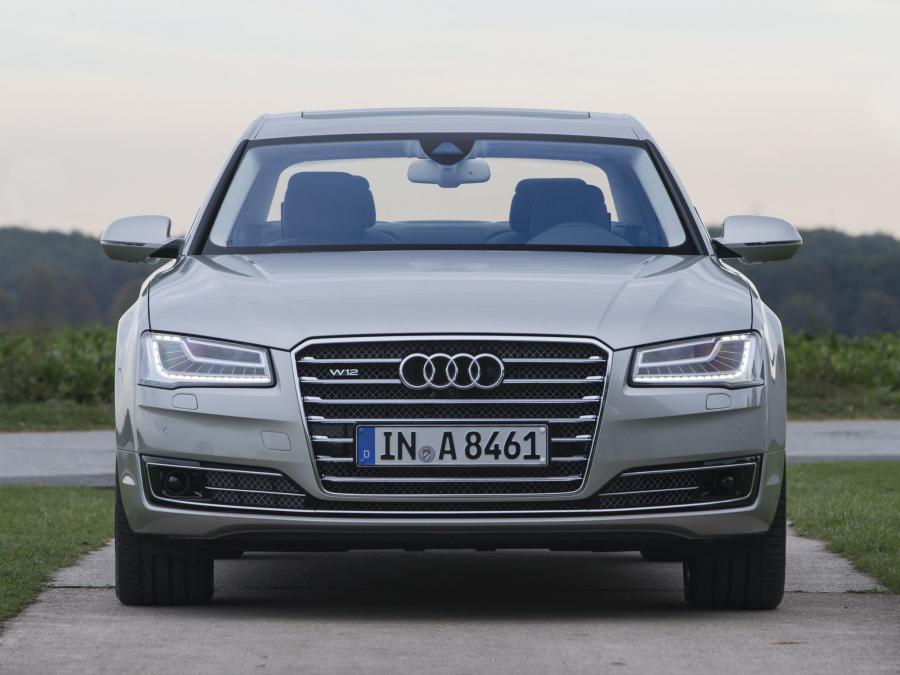  Audi A8L W12 Quattro (D4) 2013 года  (WW) (фото 11 из 24)